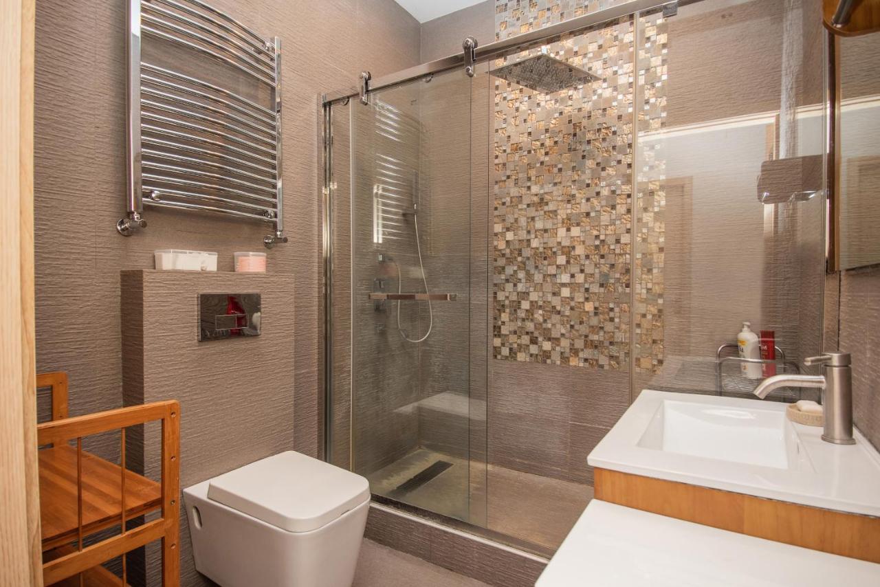 Luxury 4 Bedroom Apartment #1 In The City Center Of Tbilisi Exterior foto