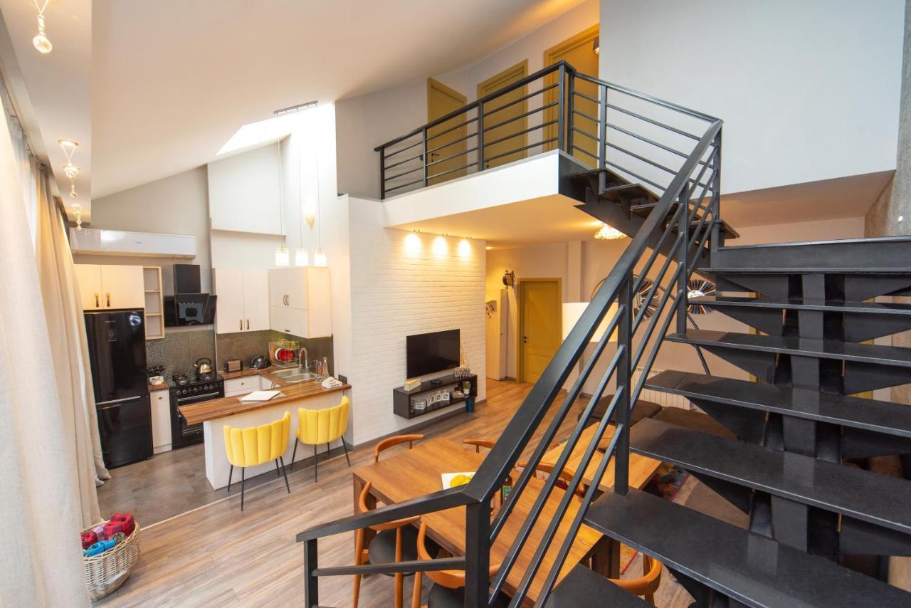 Luxury 4 Bedroom Apartment #1 In The City Center Of Tbilisi Exterior foto
