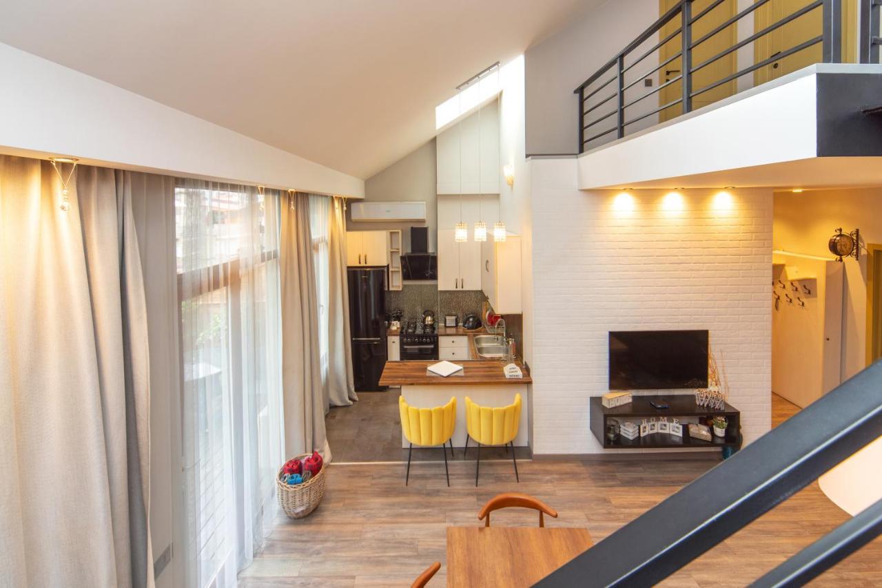 Luxury 4 Bedroom Apartment #1 In The City Center Of Tbilisi Exterior foto